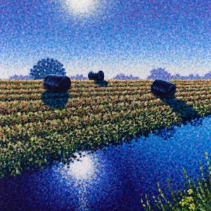 Pointillistisch schilderij van een zonsondergang boven een veld met hooibalen en een waterplas op de voorgrond.