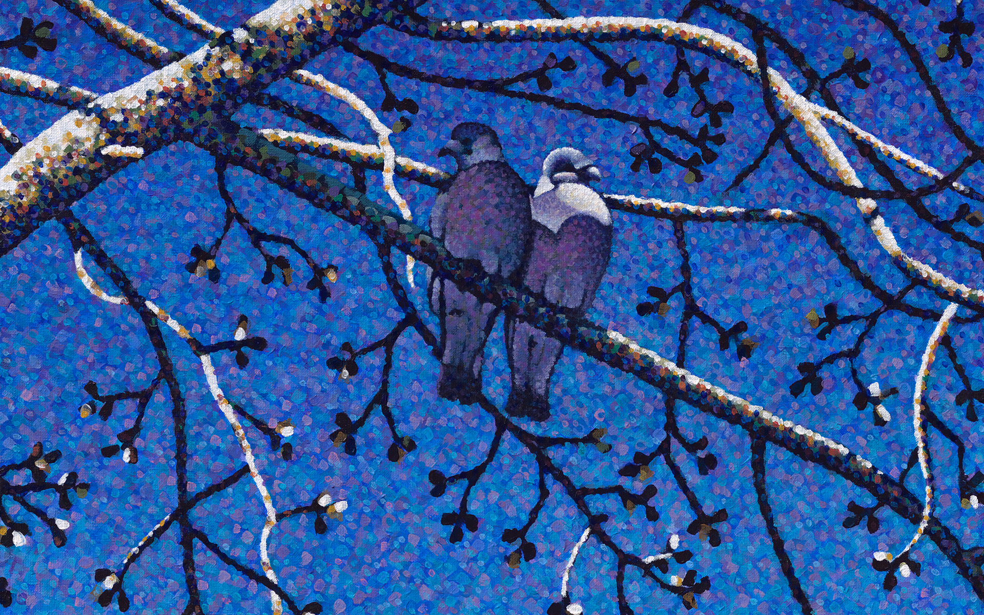 Twee duiven zitten dicht tegen elkaar op een besneeuwde boomtak tegen een diepblauwe, impressionistische achtergrond.
